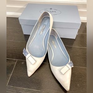 Genuine Prada white& blue flats with ribbons in EUR38.5